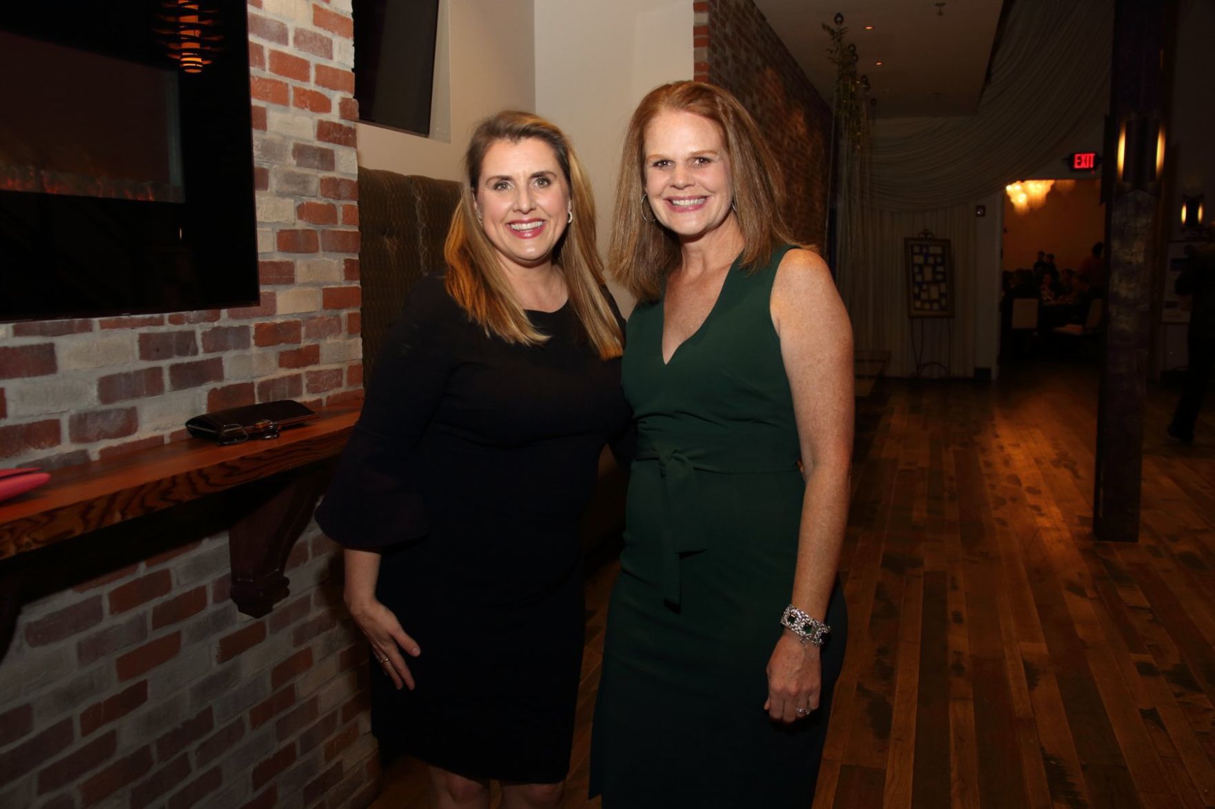 Michelle Hagen, Karin Wallace